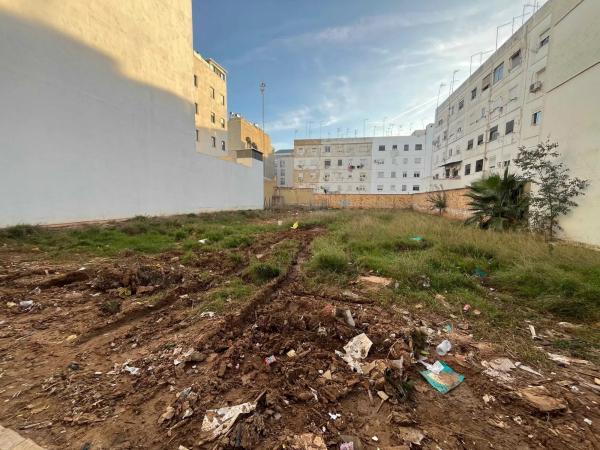 Terreno en calle Marque de Dos Aigües, 4