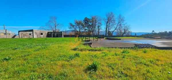 Terreno en calle Carballo