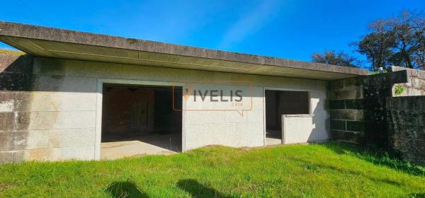 Terreno en calle Carballo