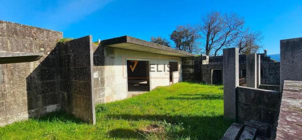 Terreno en calle Carballo