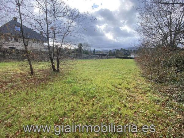 Terreno en calle Baldranes