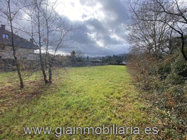 Terreno en calle Baldranes