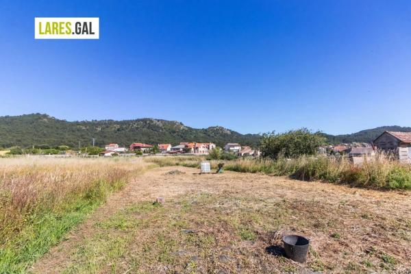 Terreno en avenida José Novas