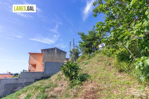 Terreno en calle de Ourelo