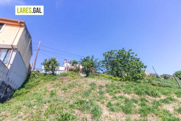 Terreno en calle de Ourelo