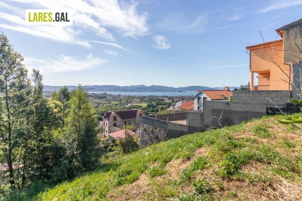 Terreno en calle de Ourelo