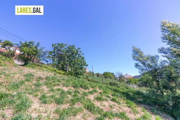 Terreno en calle de Ourelo