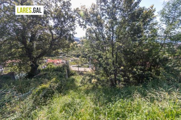 Terreno en calle de Ourelo