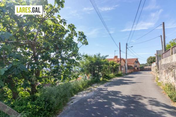Terreno en calle de Ourelo