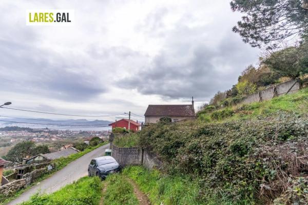 Terreno en calle de Ourelo