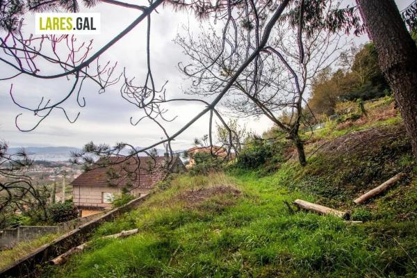 Terreno en calle de Ourelo