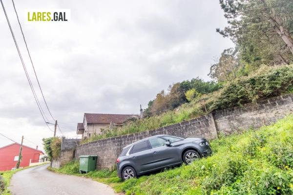 Terreno en calle de Ourelo