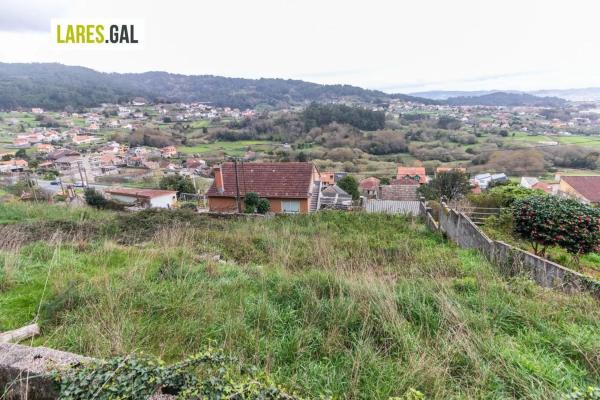 Terreno en calle de Ourelo