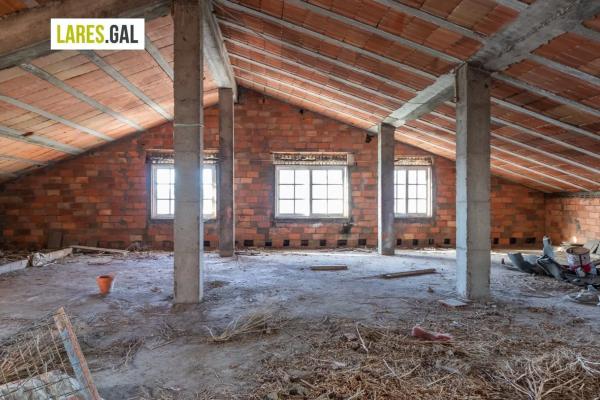 Terreno en avenida de Cangas