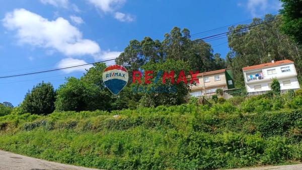 Terreno en lugar a Portela