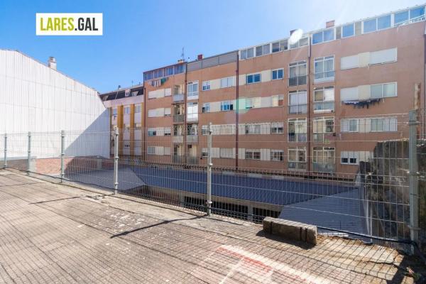 Terreno en calle de Seixo