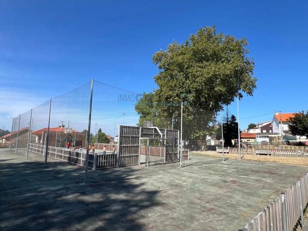 Terreno en calle Arealonga