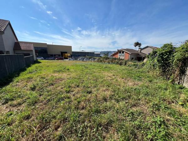 Terreno en calle Arealonga