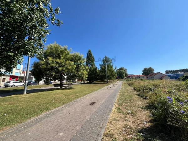 Terreno en calle Arealonga