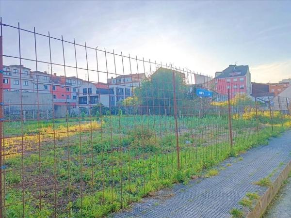 Terreno en calle Curros Enríquez