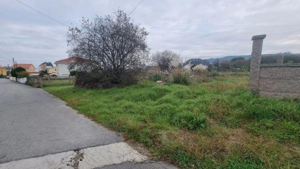 Terreno en calle a Lanzada, 76