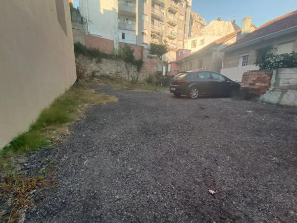 Terreno en calle Caneliñas