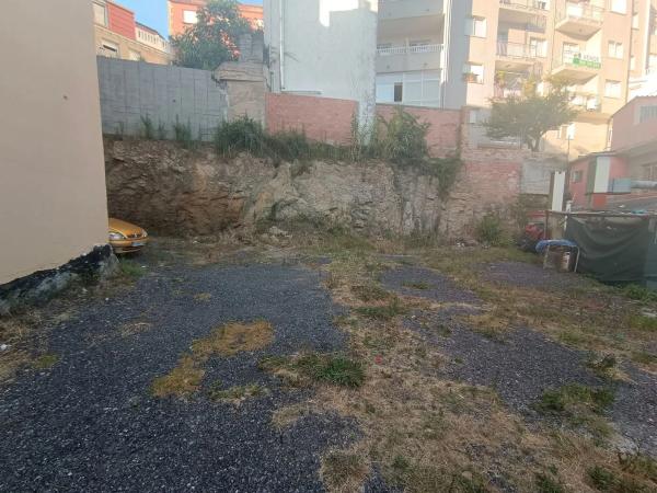 Terreno en calle Caneliñas