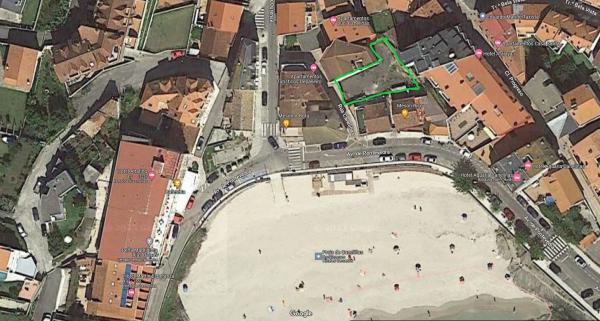 Terreno en calle Caneliñas