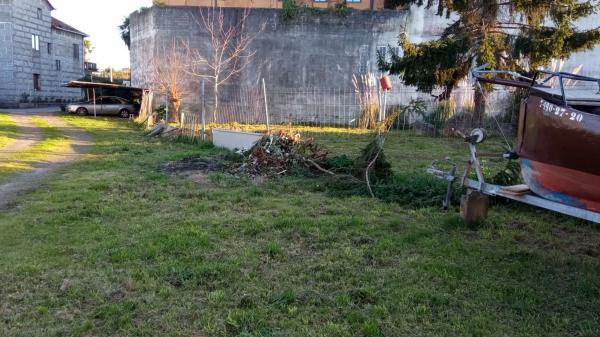 Terreno en avenida Cambados, 54 /56