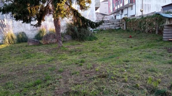 Terreno en avenida Cambados, 54 /56