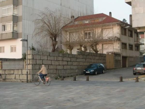Terreno en avenida rosalía de castro, 109