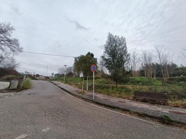 Terreno en calle da Roxa