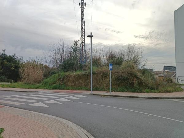 Terreno en calle da Roxa