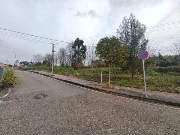 Terreno en calle da Roxa