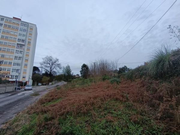 Terreno en calle da Roxa