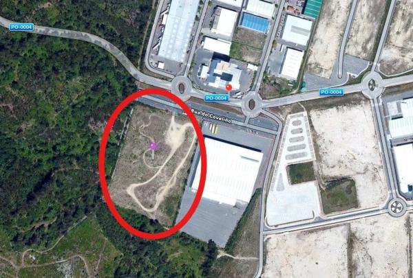 Terreno en calle Chan da Parafita