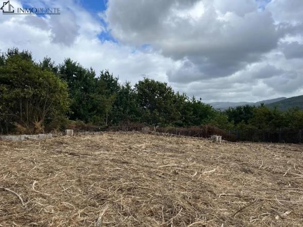Terreno en Lugar Lameliña- Bora