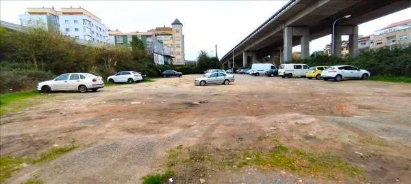 Terreno en calle de Rosalía de Castro