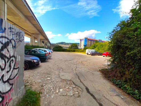 Terreno en calle de Rosalía de Castro