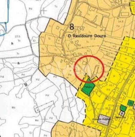 Terreno en calle da Feira