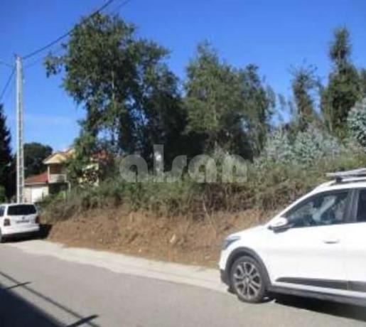 Terreno en calle da Feira