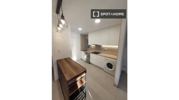 Apartamento de 3 dormitorios en alquiler en Guardamar Del Segura.