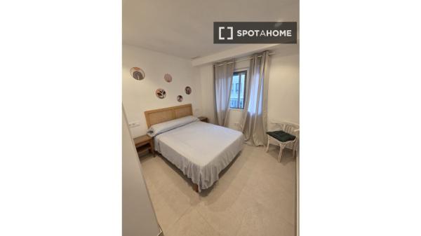 Apartamento de 3 dormitorios en alquiler en Guardamar Del Segura.