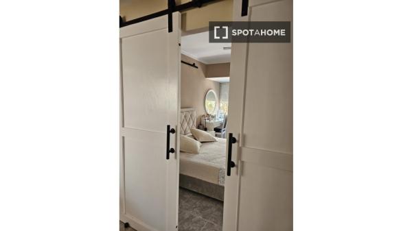 Pokój we wspólnym mieszkaniu w Alicante (Alacant)