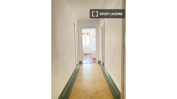 Room in shared apartment in Vigo