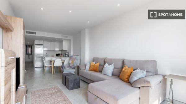 Apartamento de 3 dormitorios en alquiler en Torrevieja