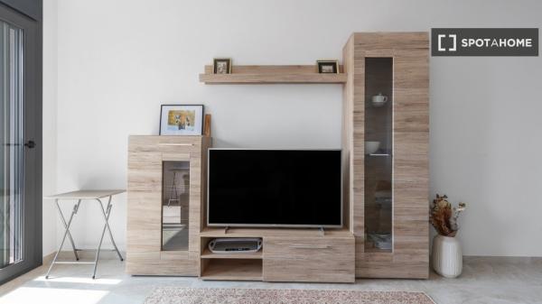 Apartamento de 3 dormitorios en alquiler en Torrevieja