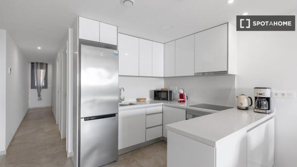 Apartamento de 3 dormitorios en alquiler en Torrevieja