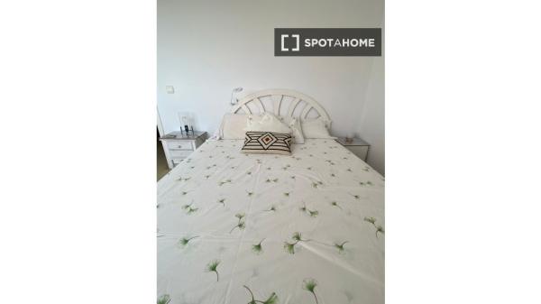 Habitación en piso compartido de 1 dormitorio en alquiler en Alicante