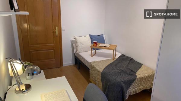 Piso en alquiler de 3 habitaciones en Casco Histórico, Madrid